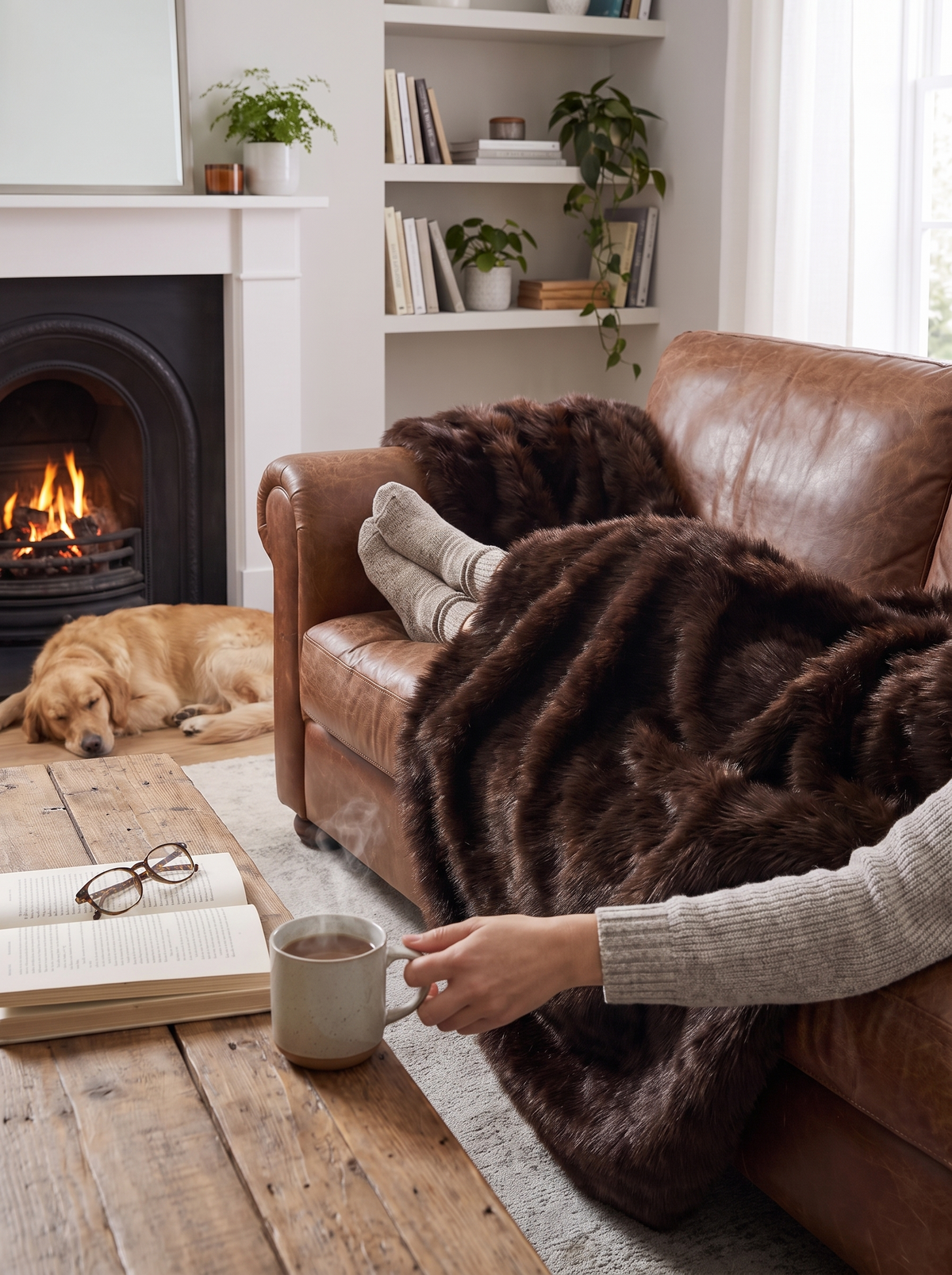 Morino Luxury Faux Fur Reversible Throw Blanket lifestyle image 3